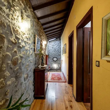Alojamento de Turismo Rural Stone House Casa Pedras