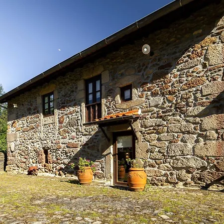 Alojamento de Turismo Rural Stone House Casa Pedras *
