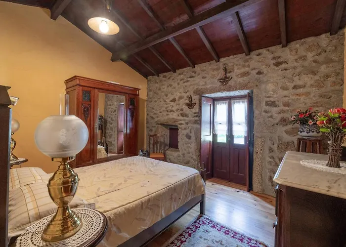 Stone House Casa Pedras Фермерский дом